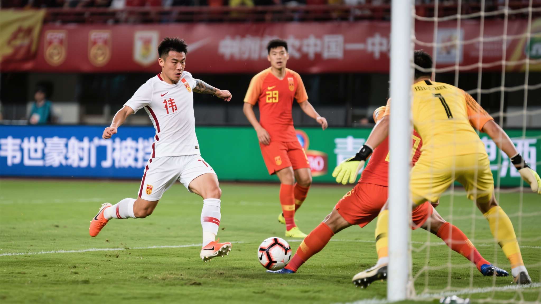 王钰栋领衔u23国足 紧随其后,“韦世豪射门被挡”同样牵动人心。在这次精妙组织之后,作为攻击核心之一的